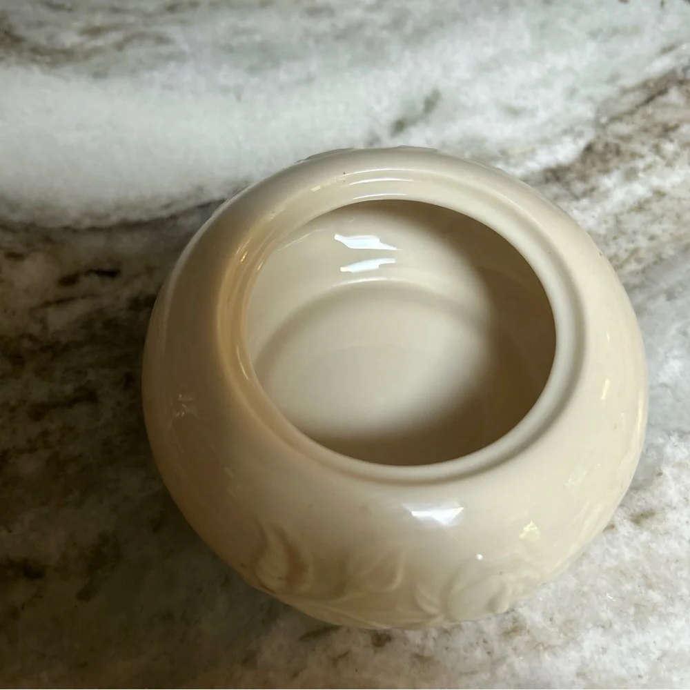 LENOX Rosebud Collection Trinket Jewelry Box w/Lid Gold Trim Covered Ivory